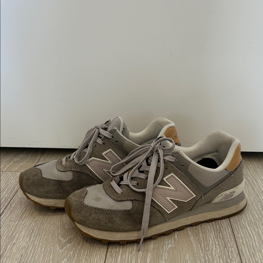 Women’s New Balance 574 Size 7